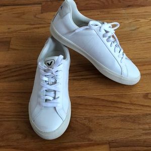 Veja Women’s Esplar Stitched Logo Leather Low Top Sneakers